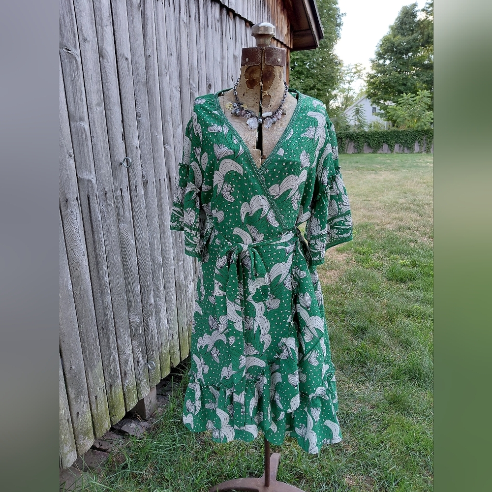 Max Studio green black white floral flutter sleeve boho romantic dress Womens L - Picture 13 of 17